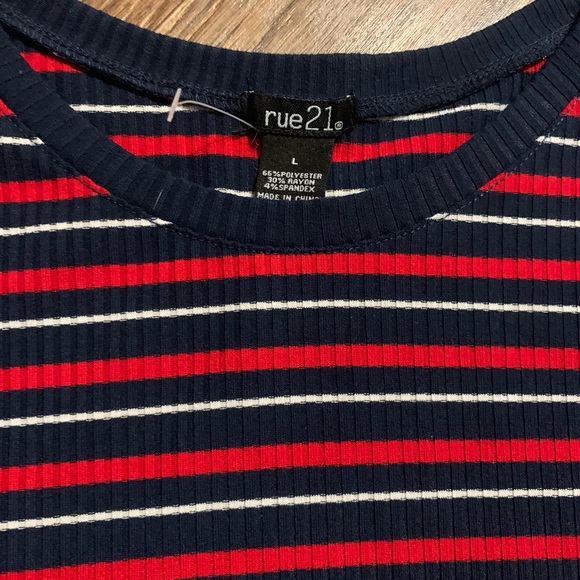 Rue21 tee shirt - Picture 2 of 2